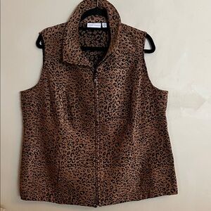 Susan Graver Animal Print Tapestry Zip Front Vest Camel/Black Size 20